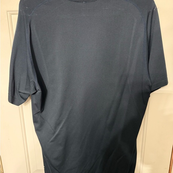 Lululemon Metal Vent Tech Navy Blue T Shirt - Size Mens Large - Picture 2 of 3